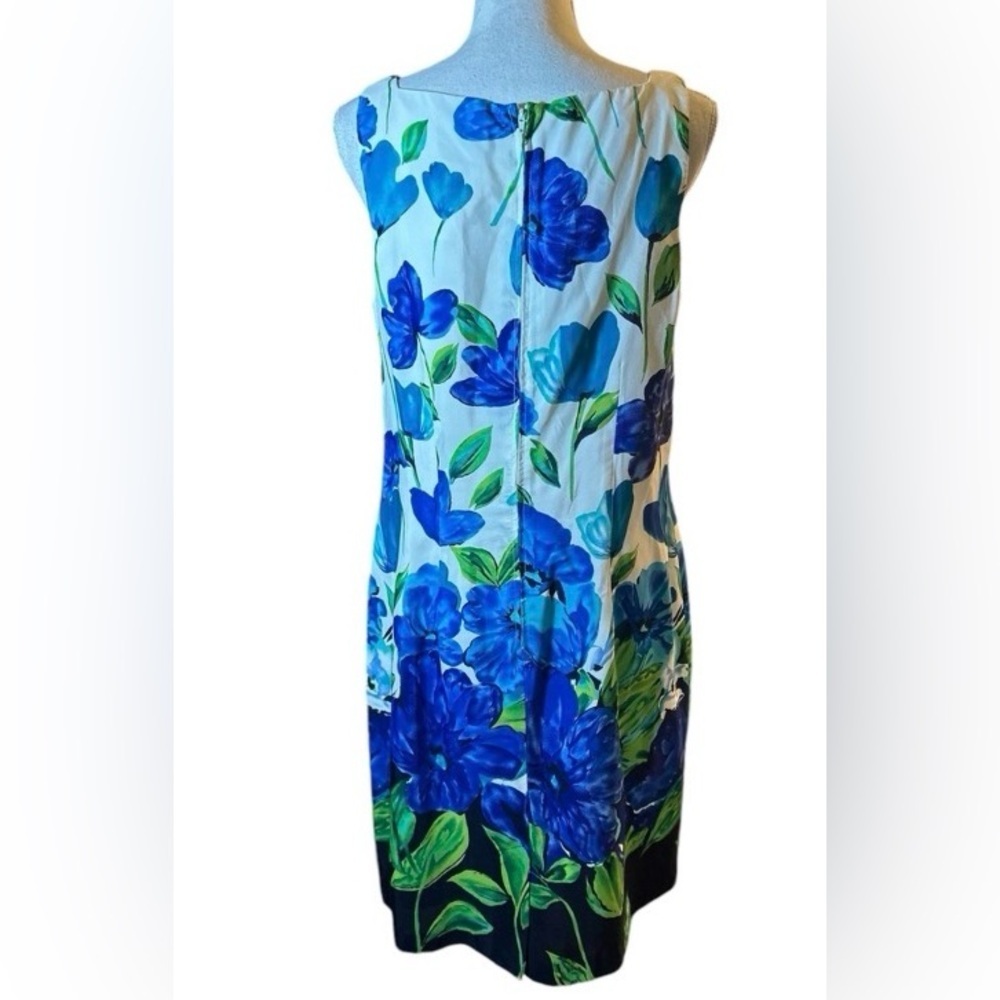 Gorgeous Sleeveless Summer Dress - Picture 2 of 6